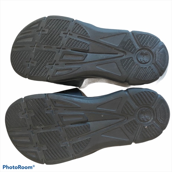 Under Armour memory foam kids slides Black slip on - Picture 2 of 8